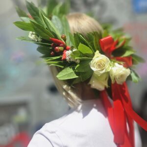 CORONCINA TRE ROSE PEPERONCINO BACCHE E GISOPHILA