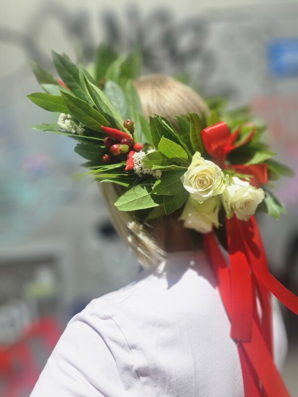CORONCINA TRE ROSE PEPERONCINO BACCHE E GISOPHILA